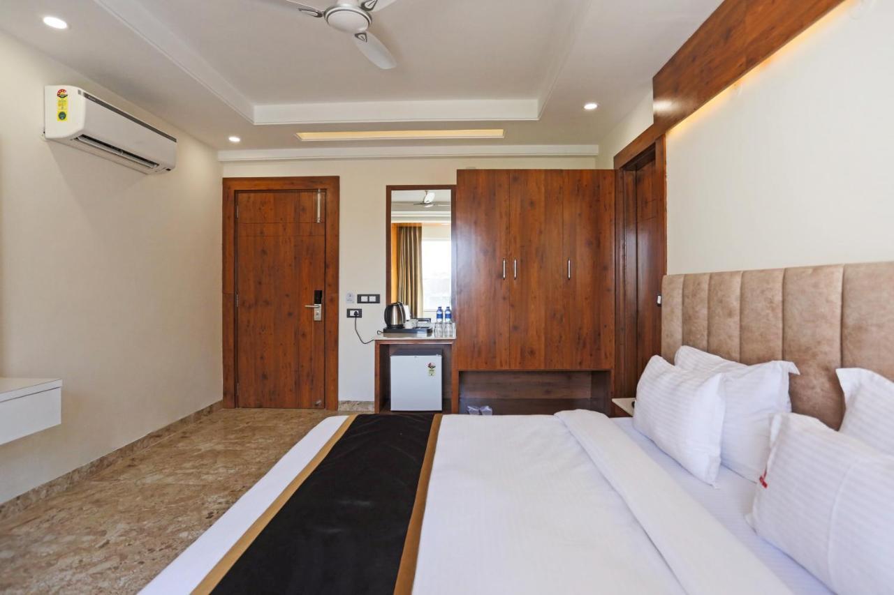 Hotel Deluxe Stay Inn - Near Delhi Airport Ню Делхи Екстериор снимка