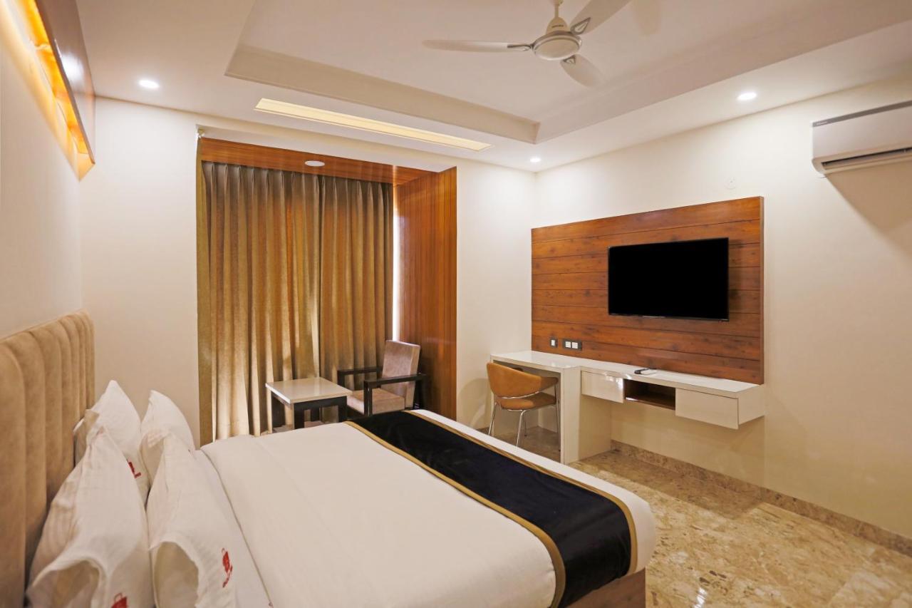 Hotel Deluxe Stay Inn - Near Delhi Airport Ню Делхи Екстериор снимка