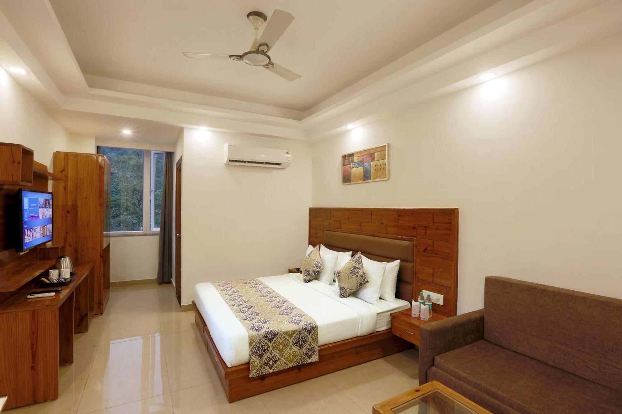 Hotel Deluxe Stay Inn - Near Delhi Airport Ню Делхи Екстериор снимка