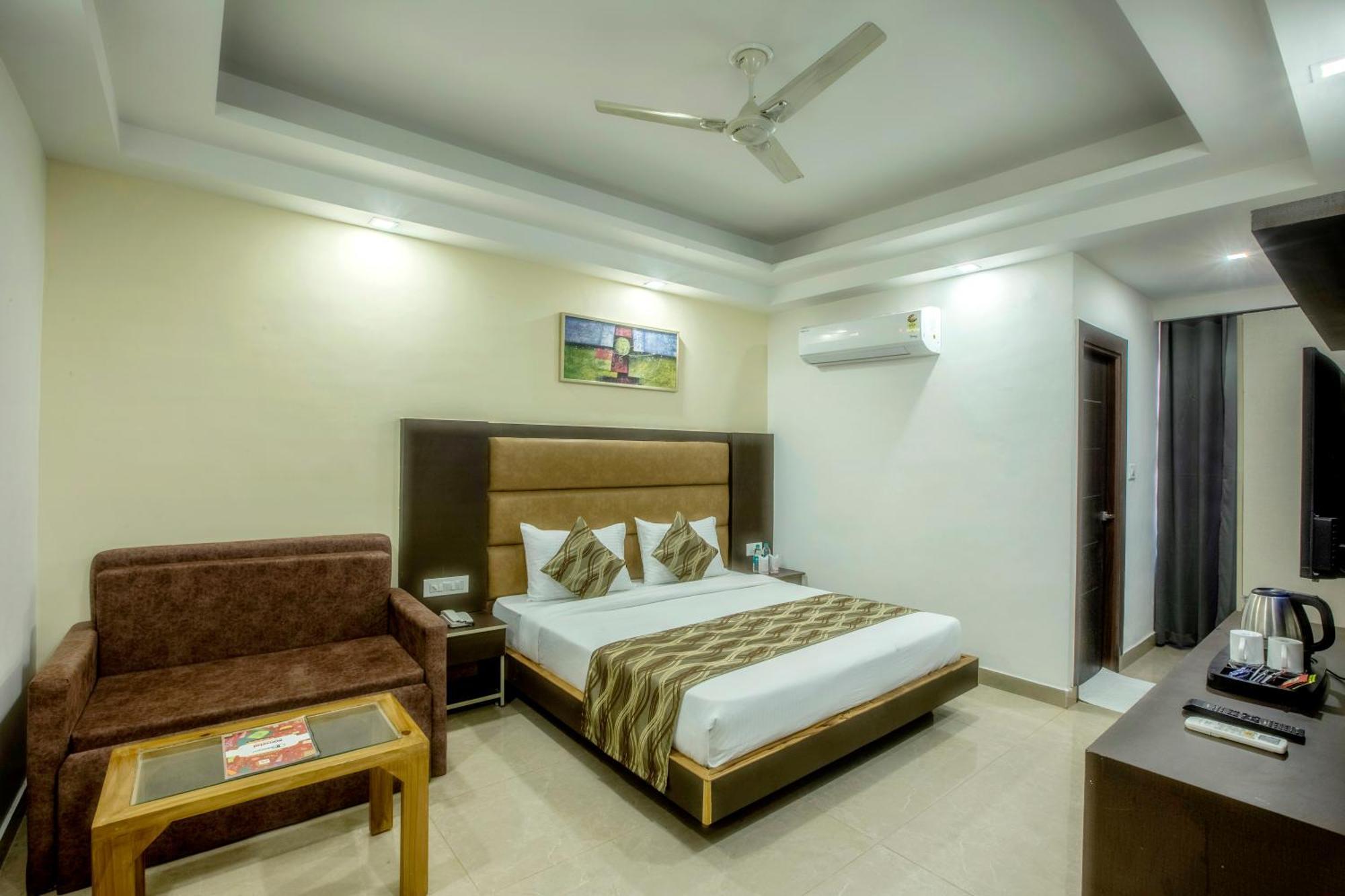Hotel Deluxe Stay Inn - Near Delhi Airport Ню Делхи Екстериор снимка