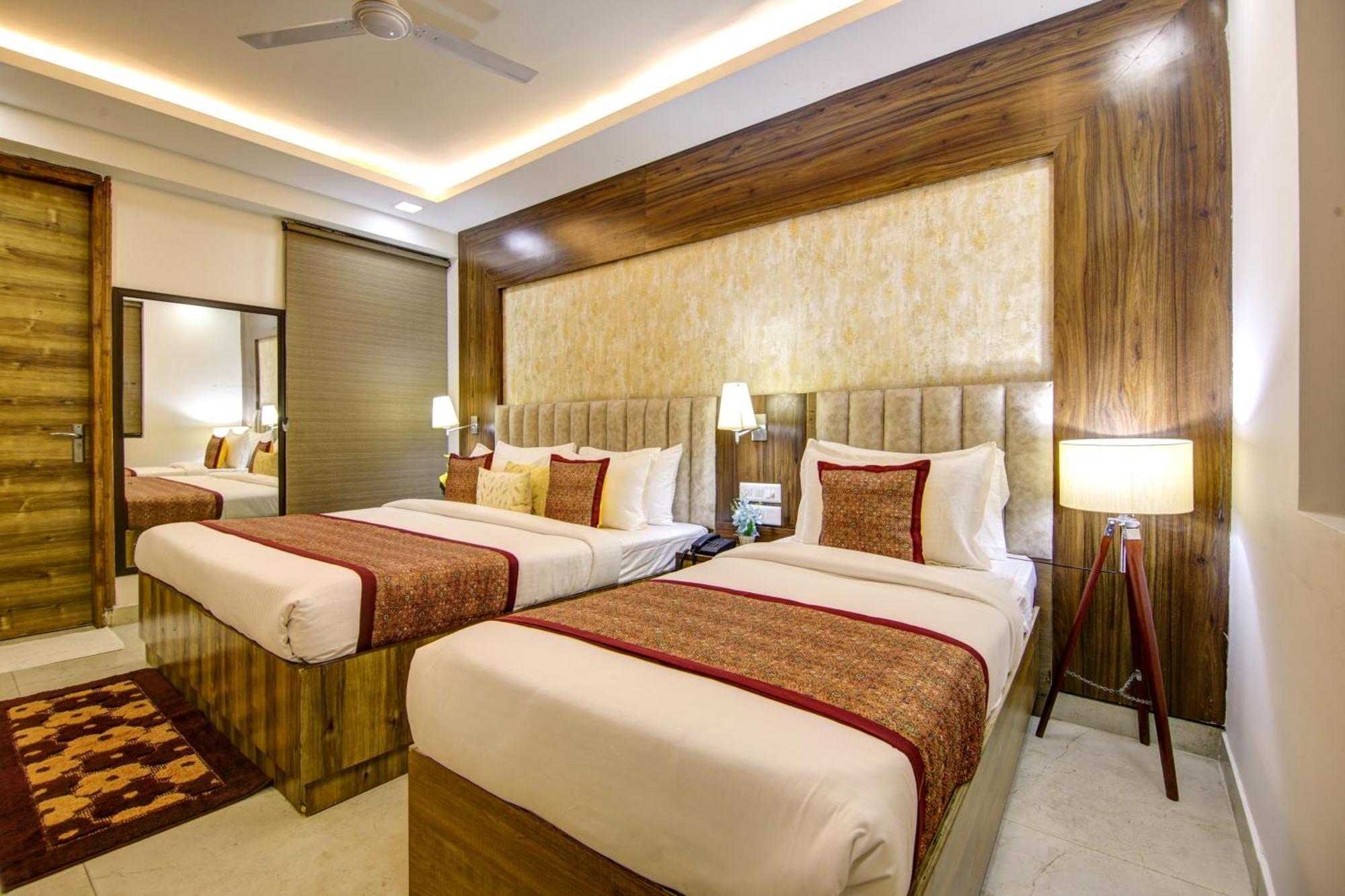 Hotel Deluxe Stay Inn - Near Delhi Airport Ню Делхи Екстериор снимка