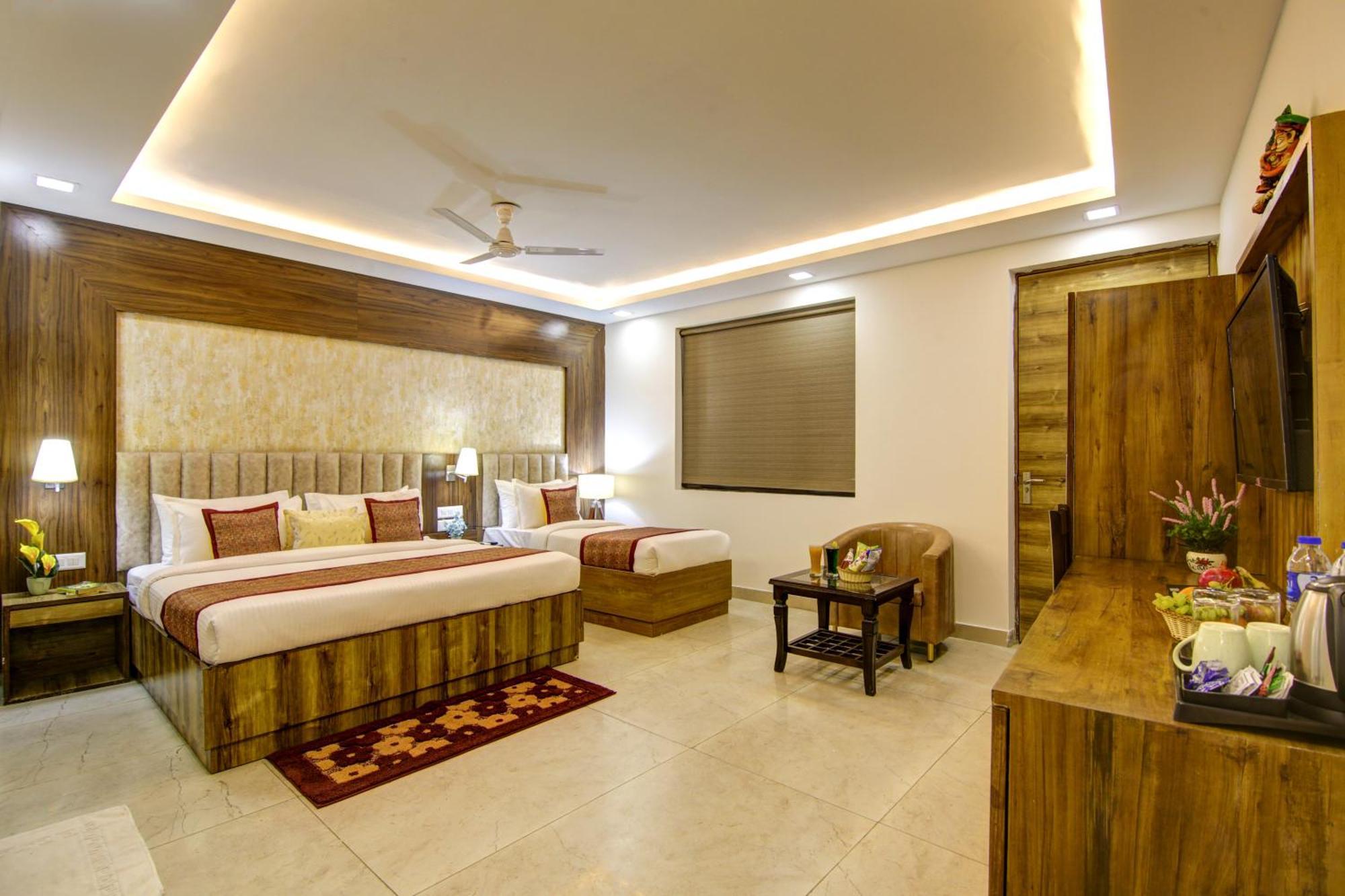 Hotel Deluxe Stay Inn - Near Delhi Airport Ню Делхи Екстериор снимка